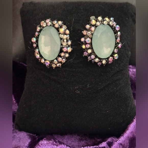 Clip On Earrings Blue Glass & Aurora Borealis Crystals Gun Metal Oval 1’ 3373 B - Picture 10 of 10